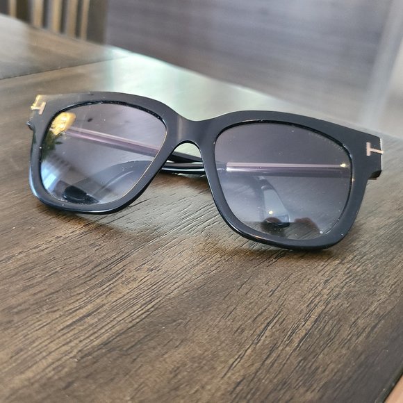 Tom Ford Sunglasses - Picture 1 of 2